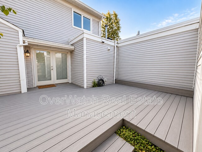 Building Photo - 3230 Montclaire Ct