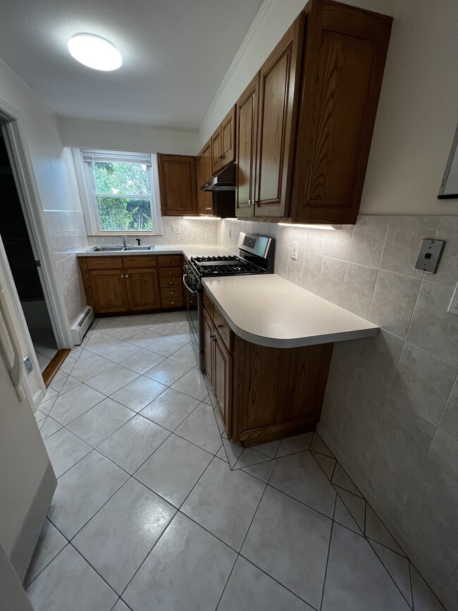 Kitchen - 675 Central St