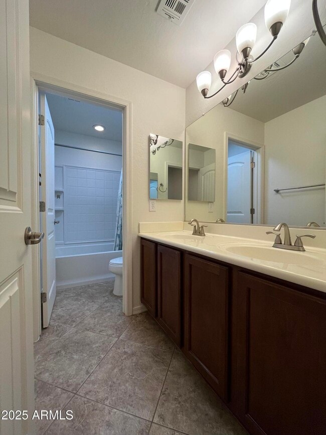 Building Photo - 4690 S Twinleaf Dr