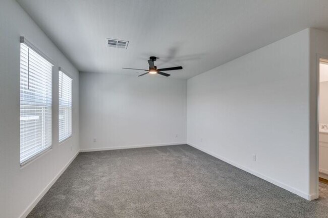 Building Photo - Beautiful New 3 Bed / 2.5 Bath Townhome 89178