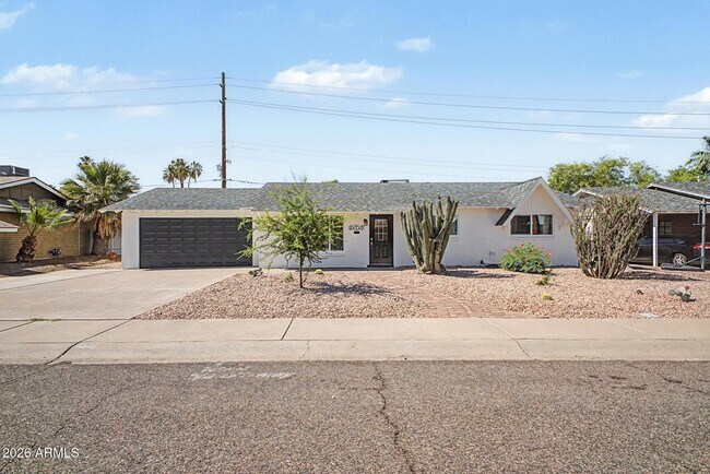 Building Photo - 8725 E Coronado Rd