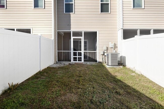 Building Photo - Great Townhome! Carolina Forest!