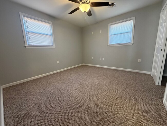 Building Photo - Adorable Rancher