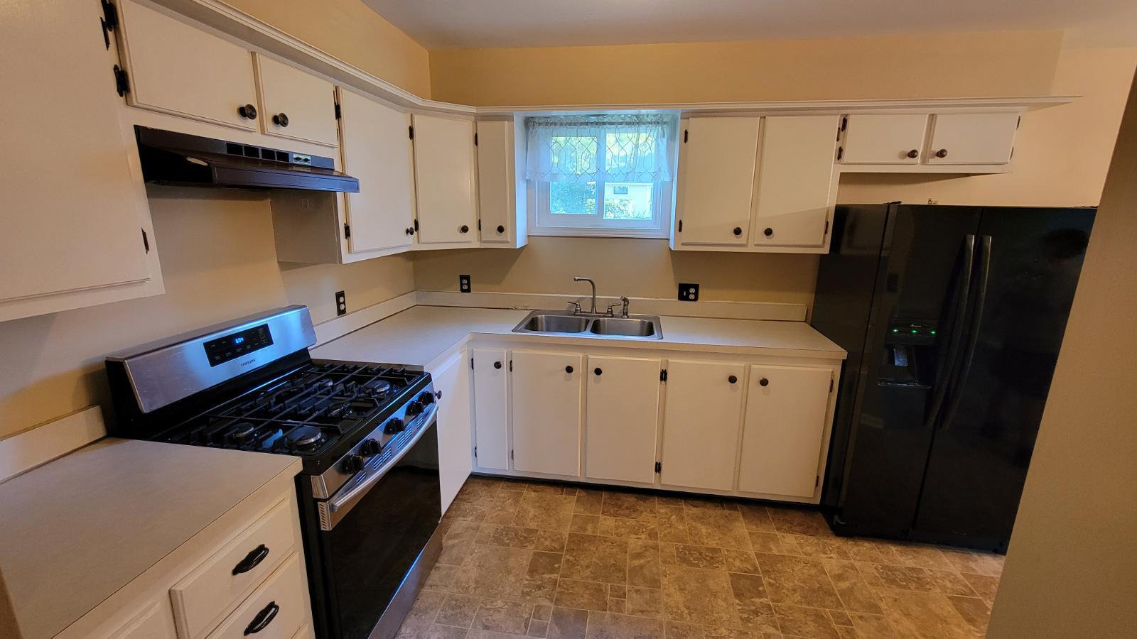 Kitchen - 1646 Boies Rd