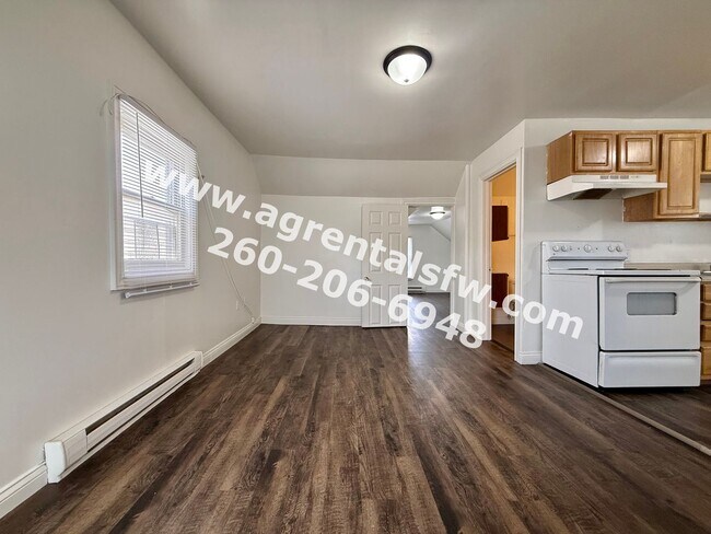 Building Photo - 3113 S Harrison St