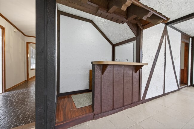 Building Photo - 5414 Spanish Oak Dr