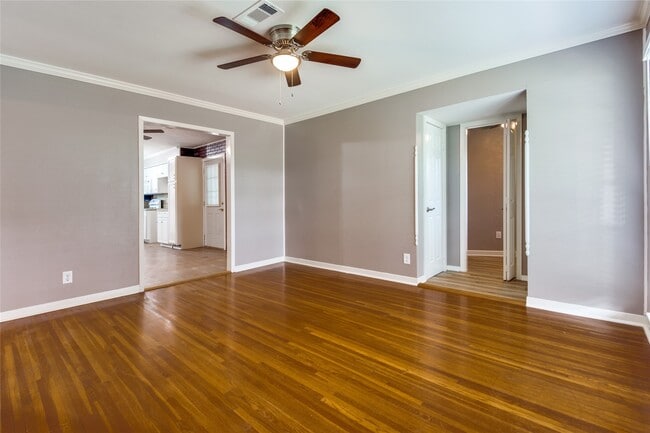 Building Photo - 118 Southbrook Cir