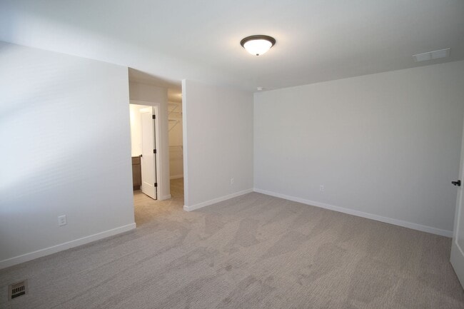 Building Photo - 2324 Lovie Ln