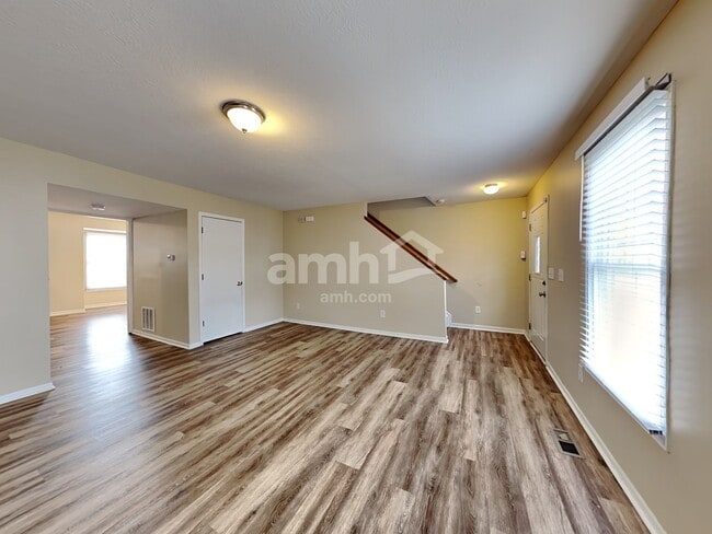 Building Photo - 5785 Chase Run