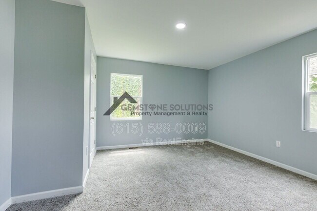 Building Photo - 2930 Primrose Cir