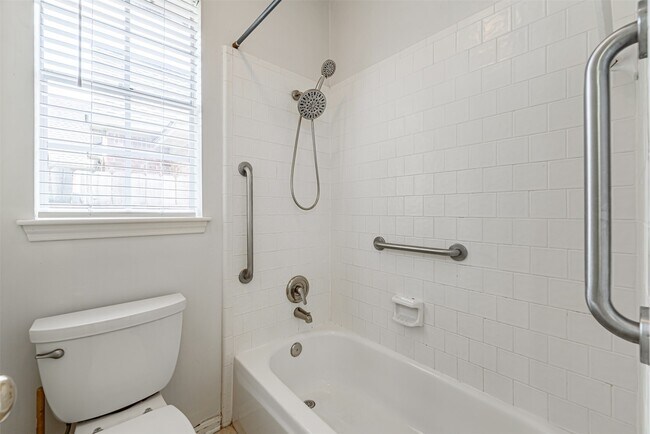 Building Photo - 5211 High Glen Ct