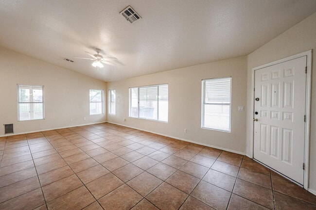 Building Photo - 10935 W Ruth Ave