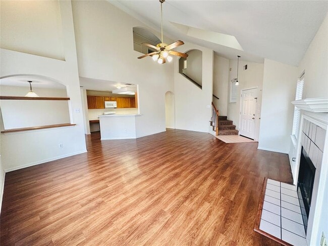 Building Photo - 1600 Primrose Trail