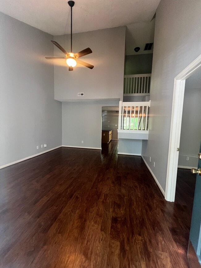 Building Photo - 12 Tannenbaum Cir