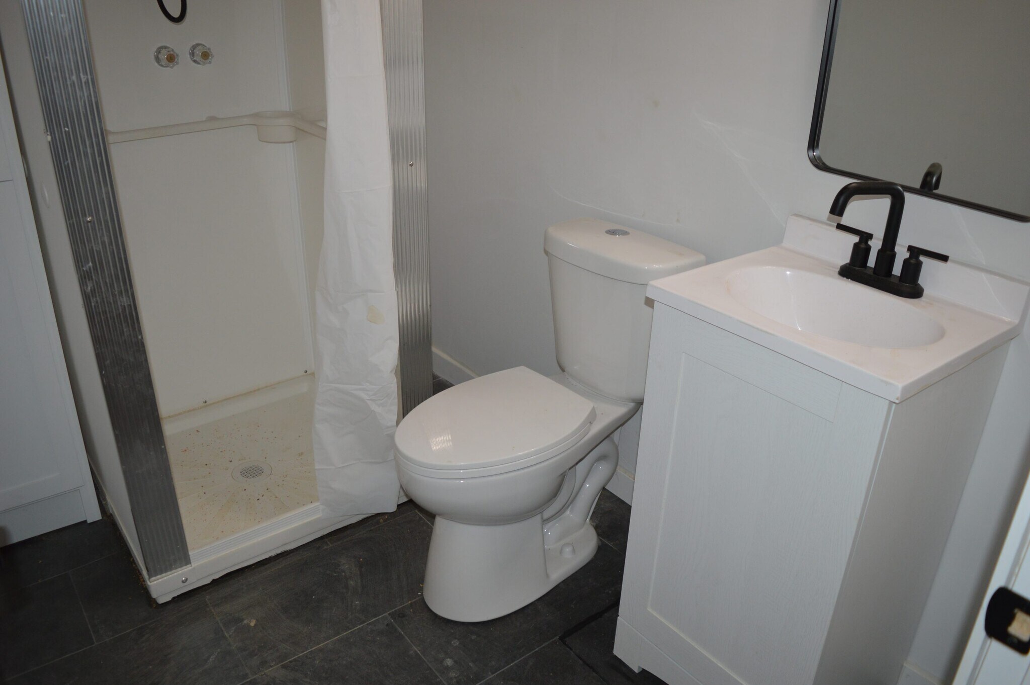 Building Photo - 425 Mineau Pky