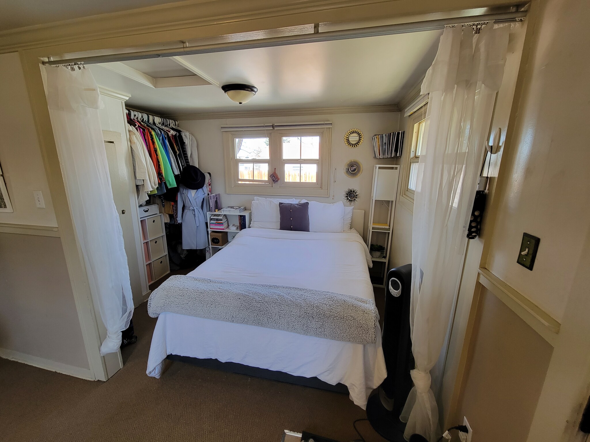 Building Photo - 1675 Ulster St