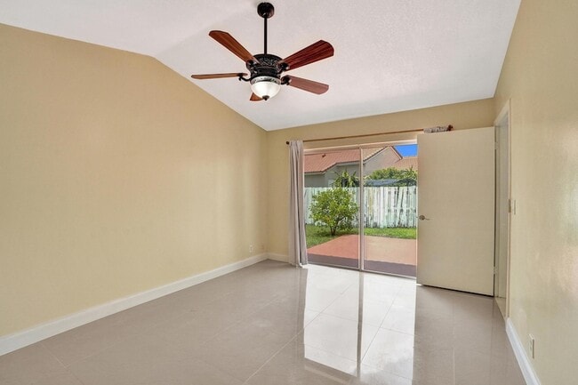 Building Photo - 17866 SW 10th Ln