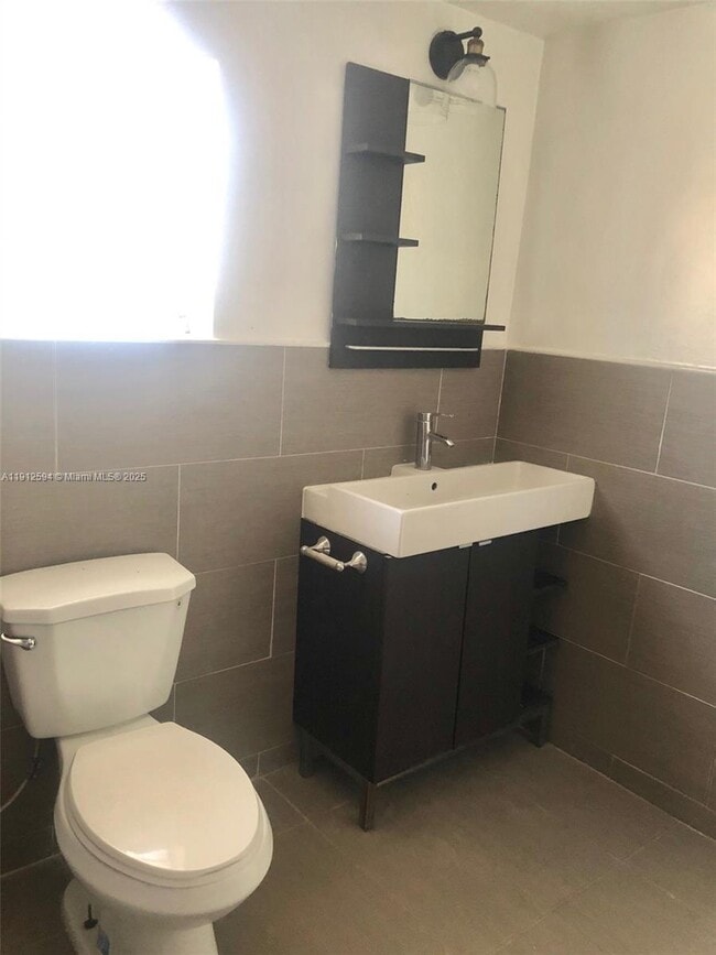 Building Photo - 2519 Pierce St