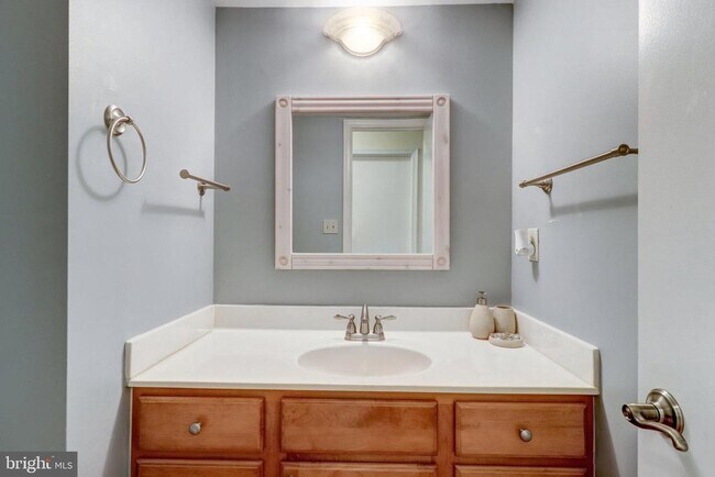 Building Photo - 5707 Waters Edge Landing Court