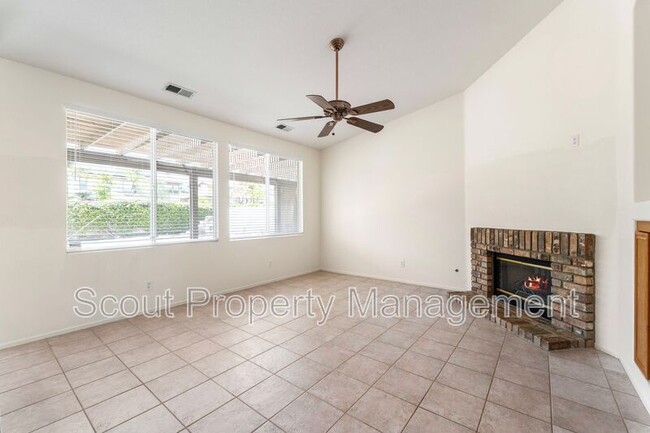 Building Photo - 37775 Amber Ln