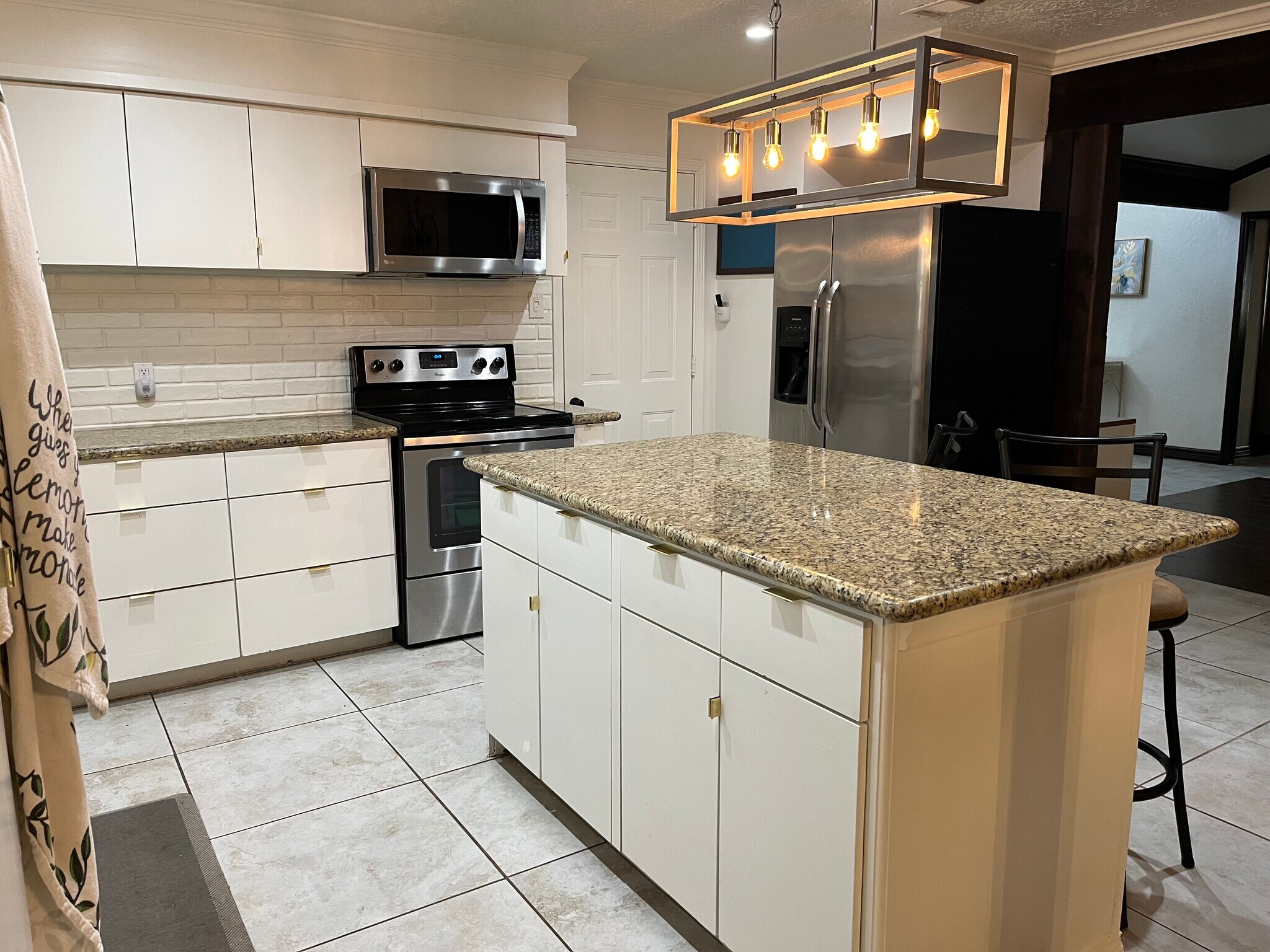 Building Photo - 3503 Canterbury Dr