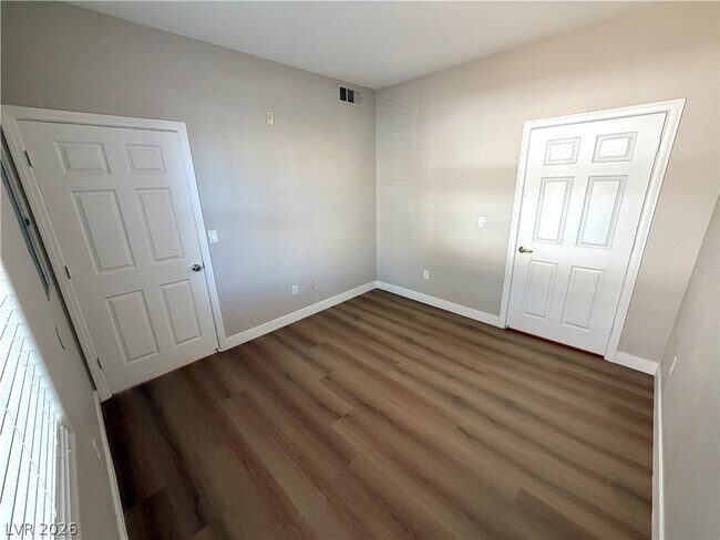 Building Photo - 8000 W Badura Ave