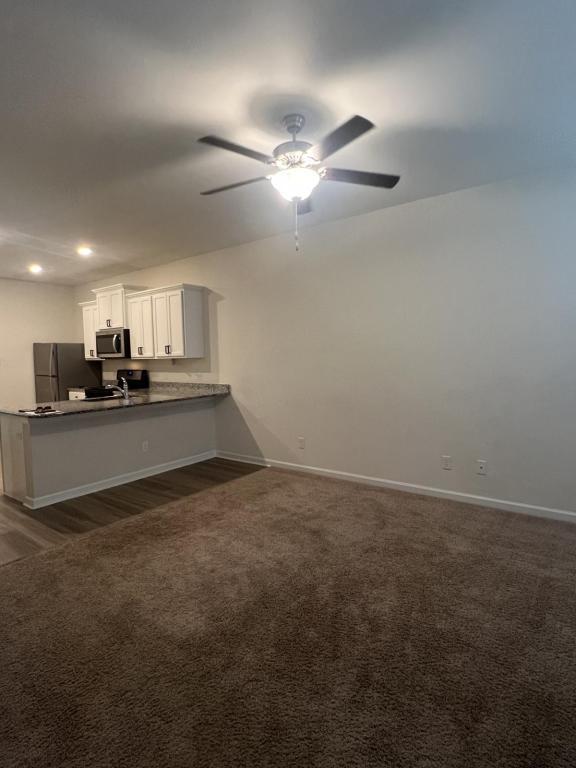 Building Photo - 2027 Chartwell Dr