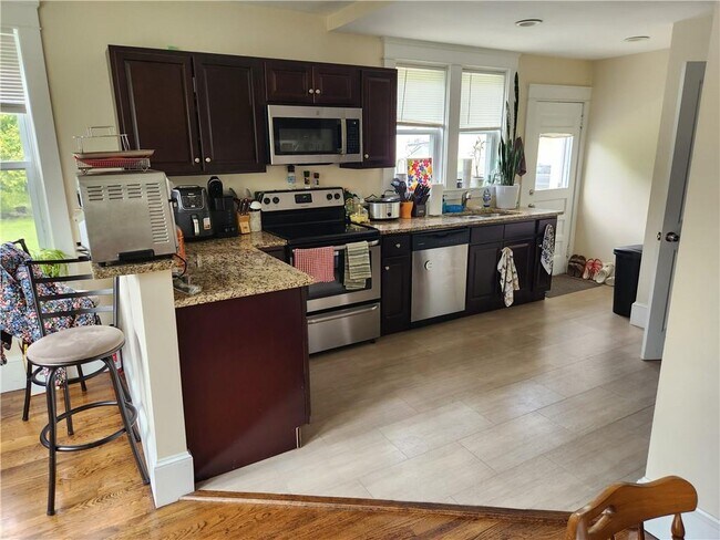 Primary Photo - 219 Metacom Ave