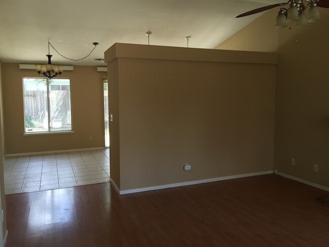 Building Photo - 769 Prairie Dunes Dr