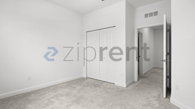 Building Photo - Unit