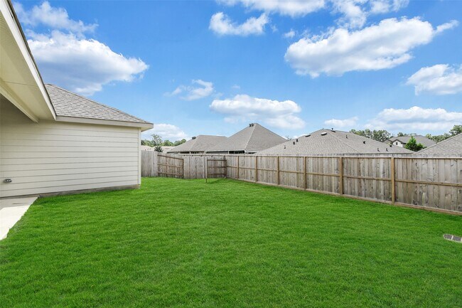 Building Photo - 3126 Stonebriar Dr