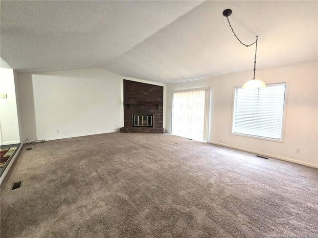 Building Photo - 6750 Irongate Dr