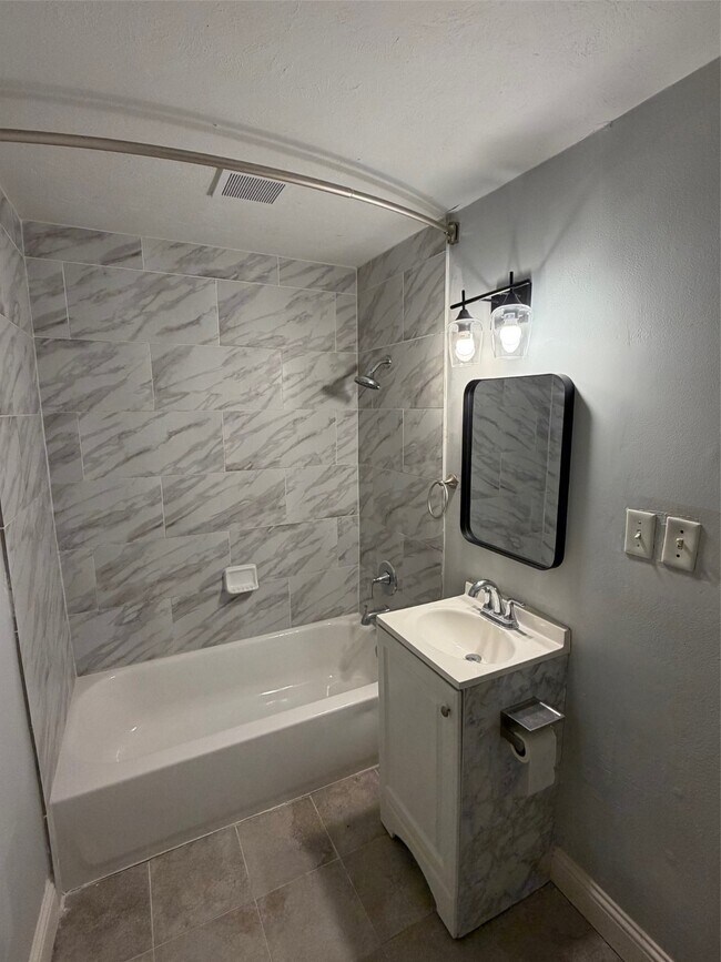 Building Photo - 4737 Jefferson St