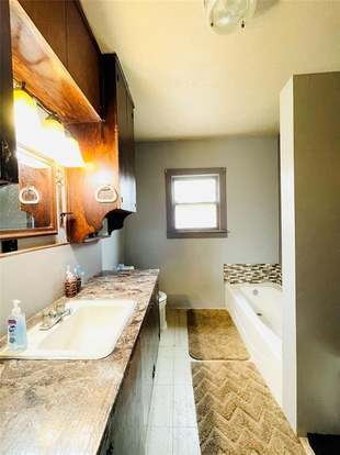 Building Photo - 1164 3 Rd St