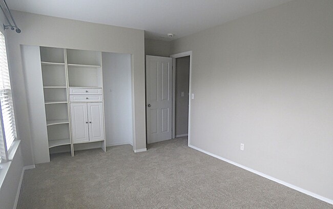 Building Photo - 3bd/2.25ba Renton House
