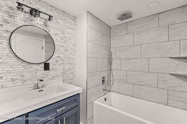 Building Photo - 2961 Cottage Pl