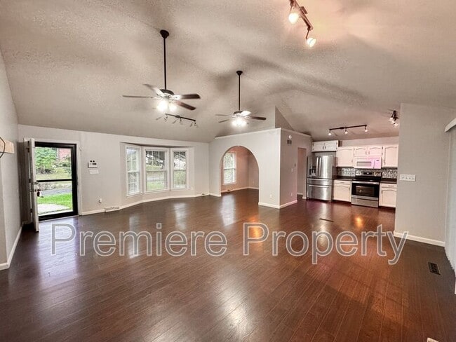 Building Photo - 7012 N Winan Ave