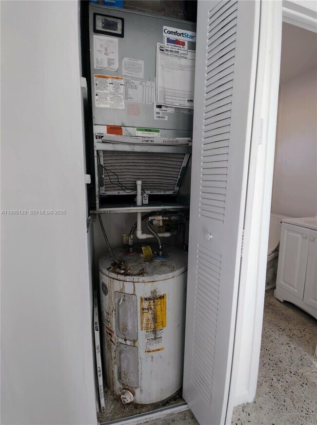 Building Photo - 921 SW 7th St