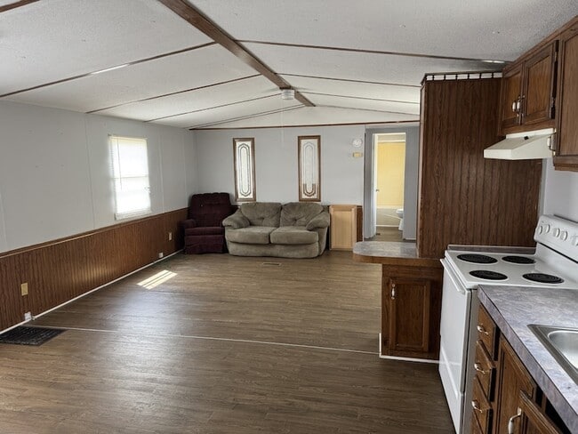 Building Photo - 10924 County Line Rd