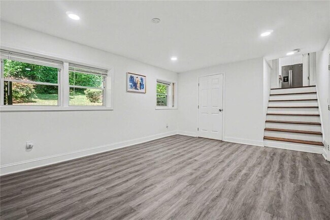 Building Photo - 2637 Casher Dr