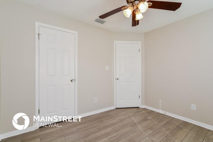 Building Photo - 8734 Brackenwood Dr