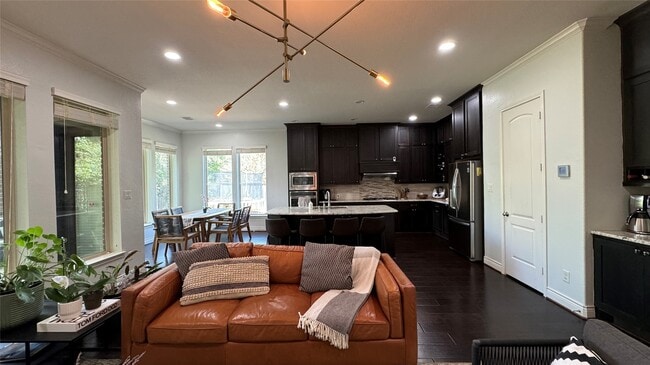 Building Photo - 27 Jonquil Pl