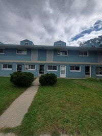 Building Photo - 417 N Washington Ave 8 family