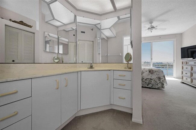 Building Photo - 7882 Sailboat Key Blvd S