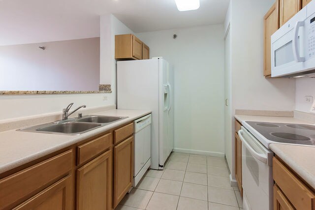 Building Photo - 345 N La Salle Dr