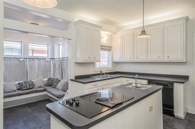 Building Photo - 2412 Kenley St