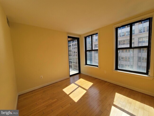 Building Photo - 631 D St NW