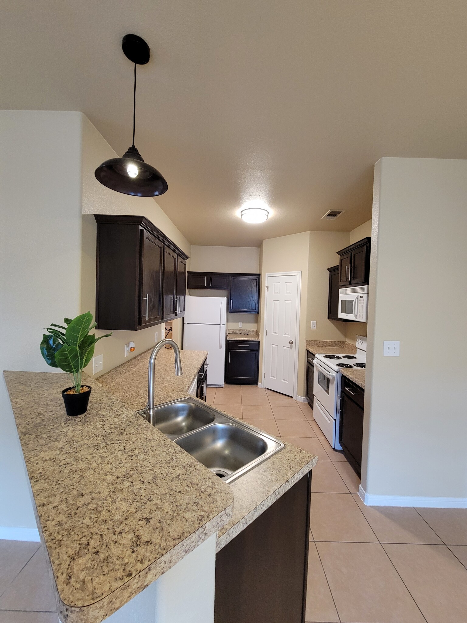 Kitchen - 1204 Cavalry Lane