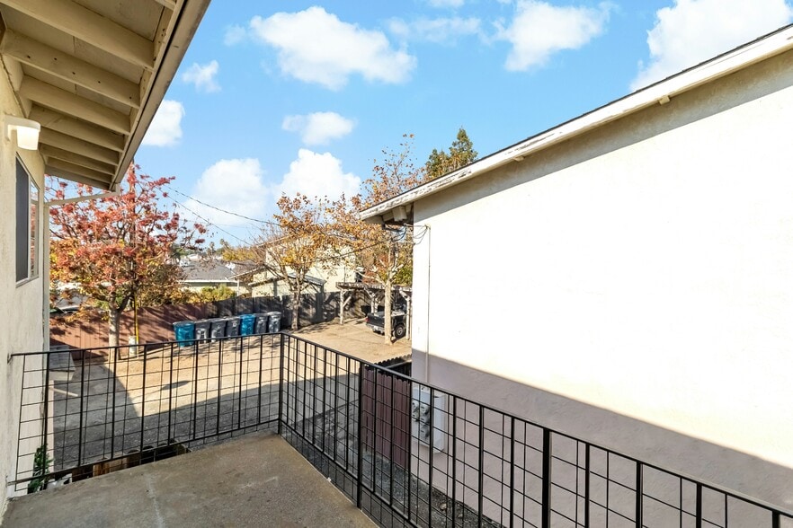 Building Photo - 300 McKenzie Dr