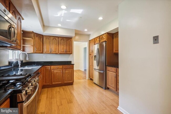 Building Photo - 8709 Sleepy Hollow Ln